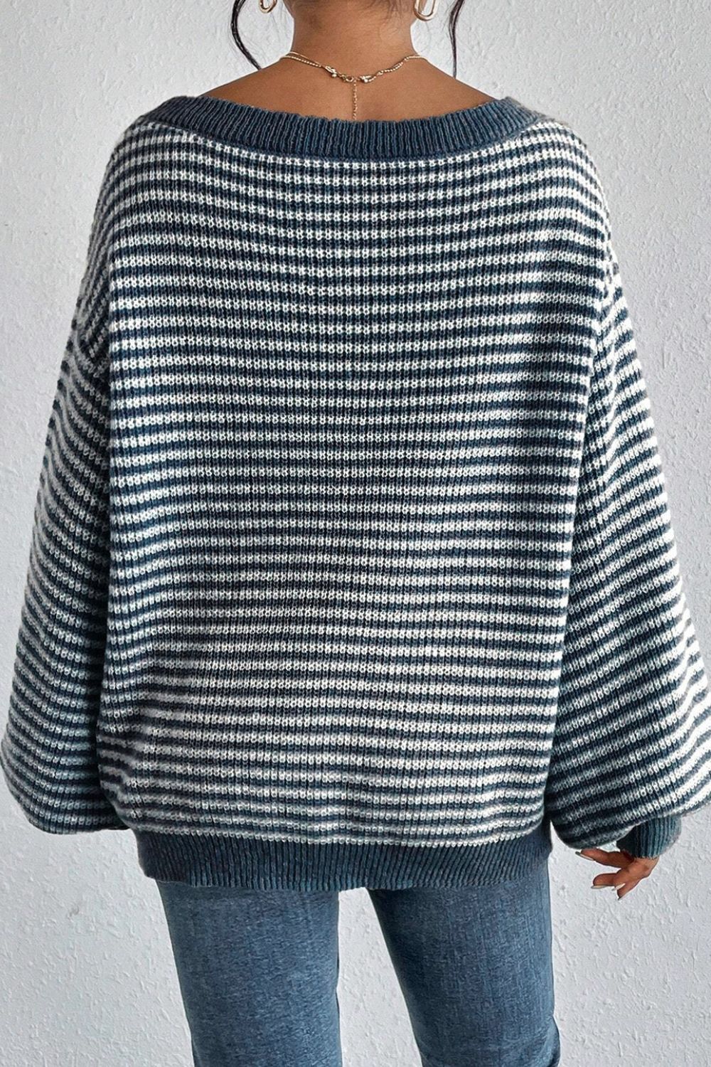 Svetr v nadčasovém vintage stylu