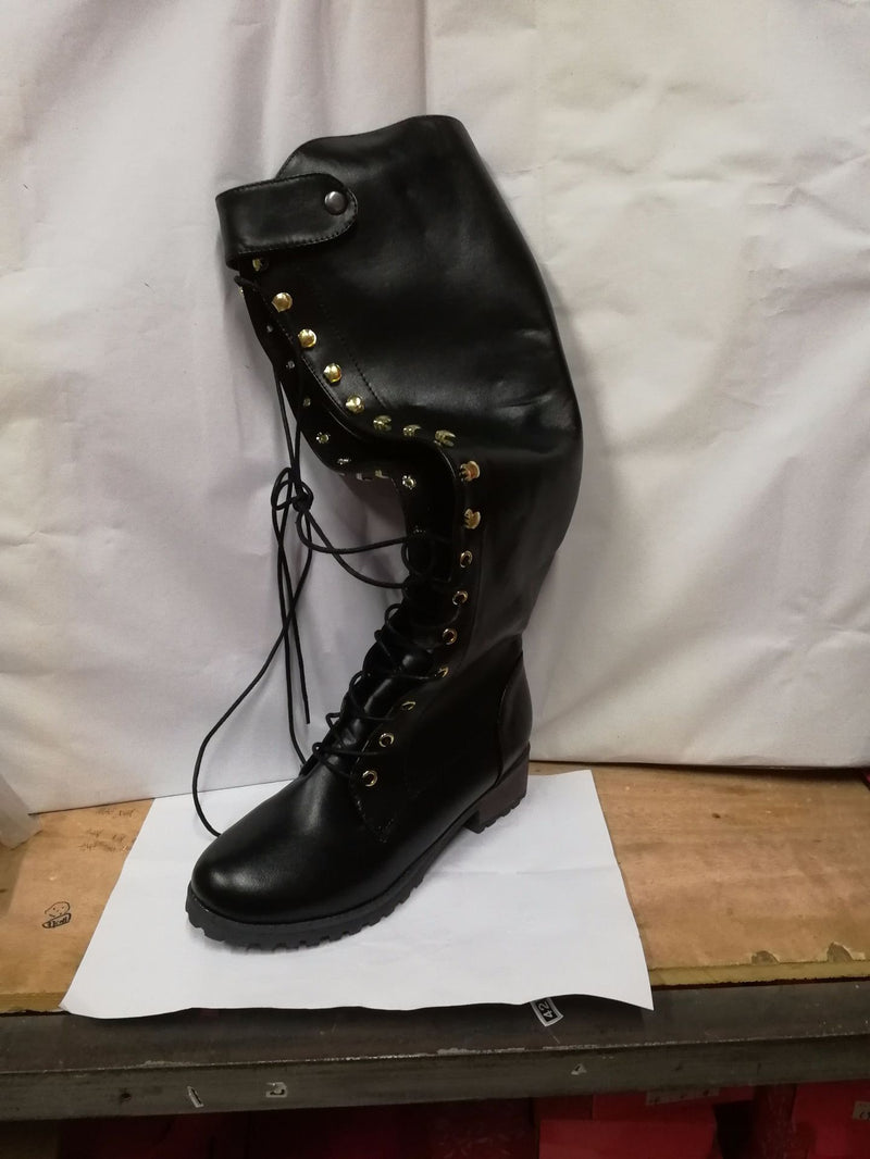Elegantní Ortopedické Kozačky s Unikátním Designem