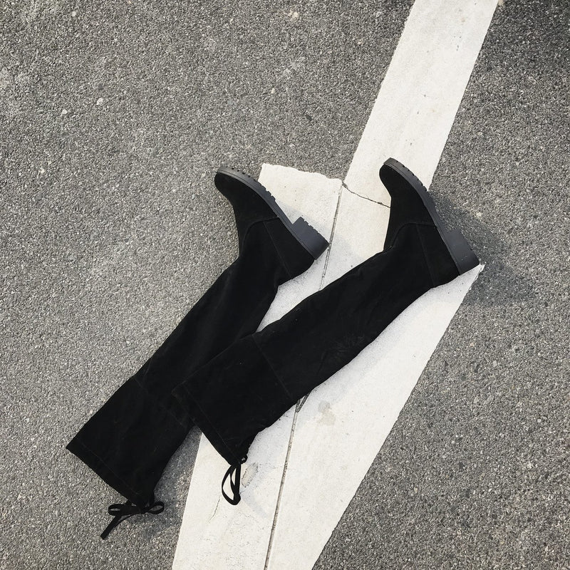 Elegantní Ortopedické Kozačky s Unikátním Designem