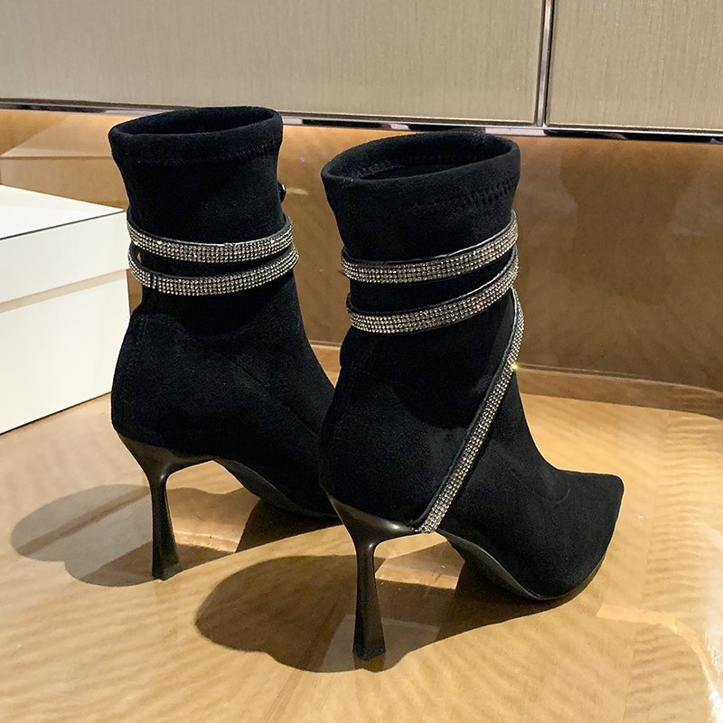 Elegantní Ortopedické Kozačky s Unikátním Designem