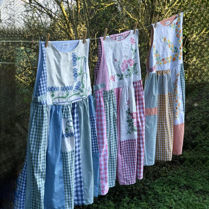 Women's Retro Plaid Pattern Floral Patch Sleeveless Linen Dress artswardrobe