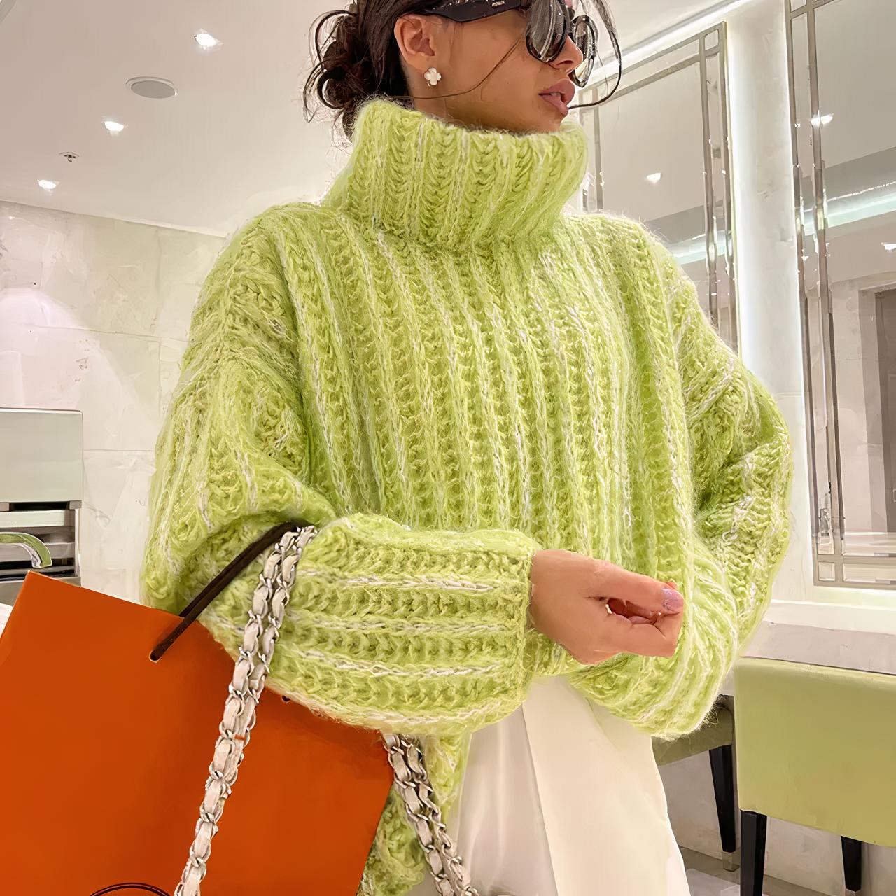 Krásně zpracovaný Svetr
