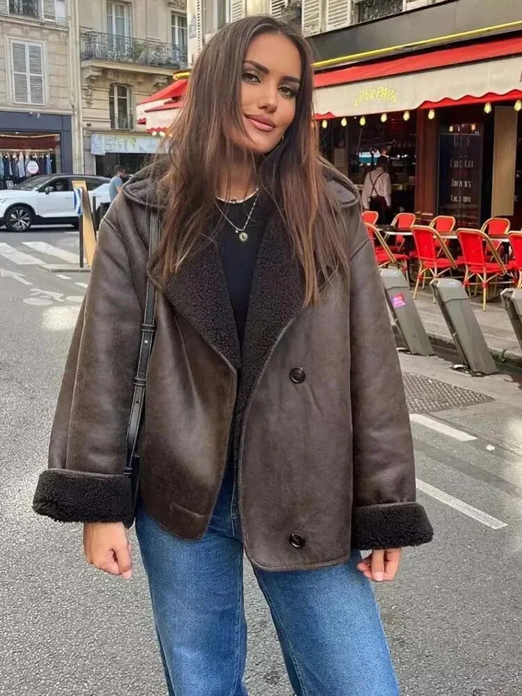 Bunda v nadčasovém vintage stylu