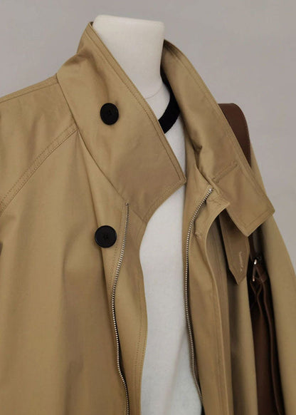 Francouzský khaki trenčkot s límečkem Peter Pan, zipem a patchworkem, dlouhý rukáv