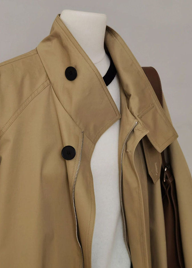 Francouzský khaki trenčkot s límečkem Peter Pan, zipem a patchworkem, dlouhý rukáv