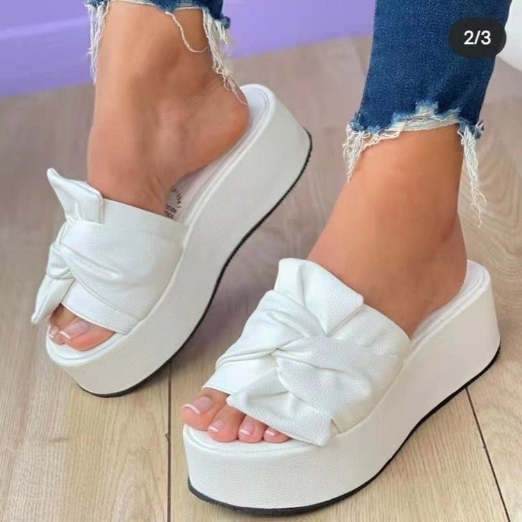 Elegantní Ortopedické Sandály s Unikátním Designem