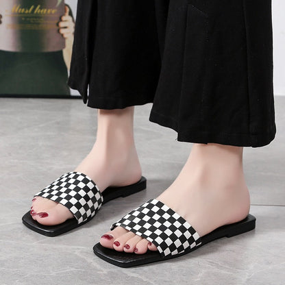 Elegantní Ortopedické Sandály s Unikátním Designem