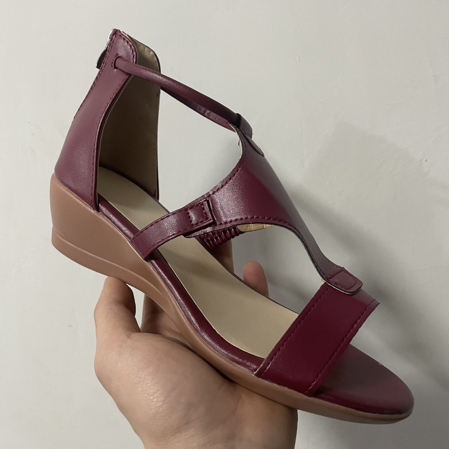 Elegantní Ortopedické Sandály s Unikátním Designem