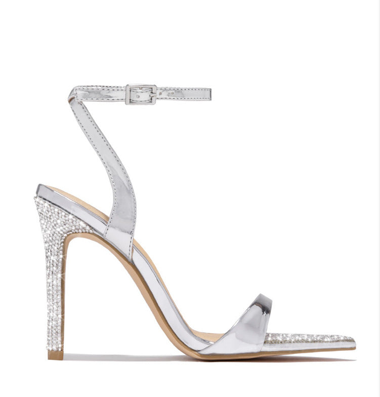 Elegantní Ortopedické Sandály s Unikátním Designem