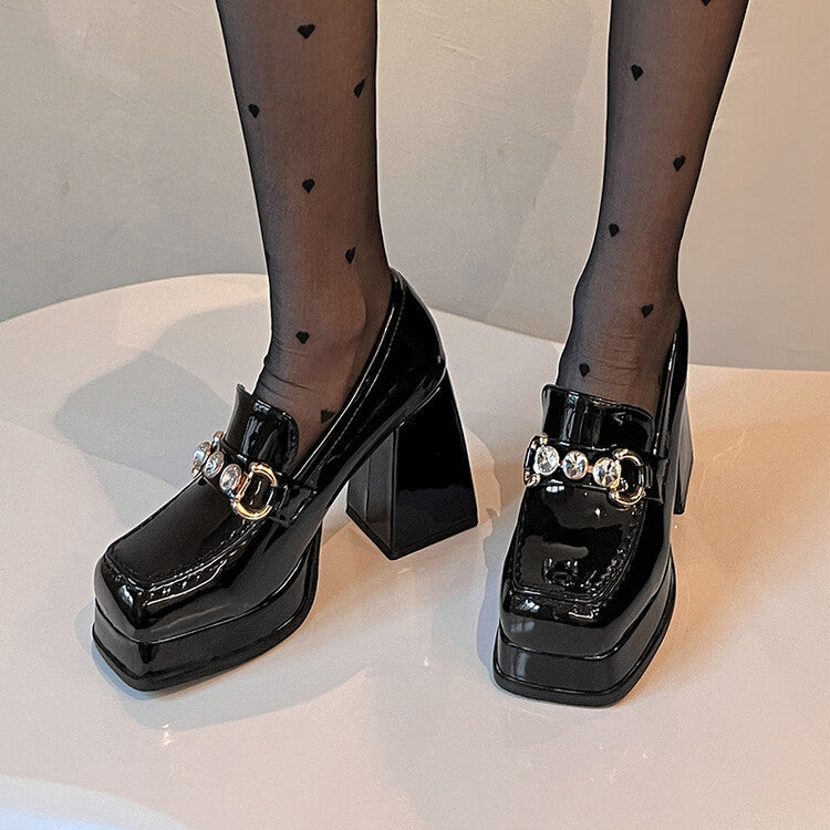 Elegantní Ortopedické Boty s Unikátním Designem