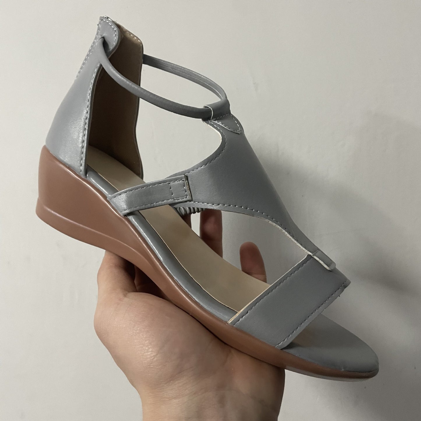 Elegantní Ortopedické Sandály s Unikátním Designem
