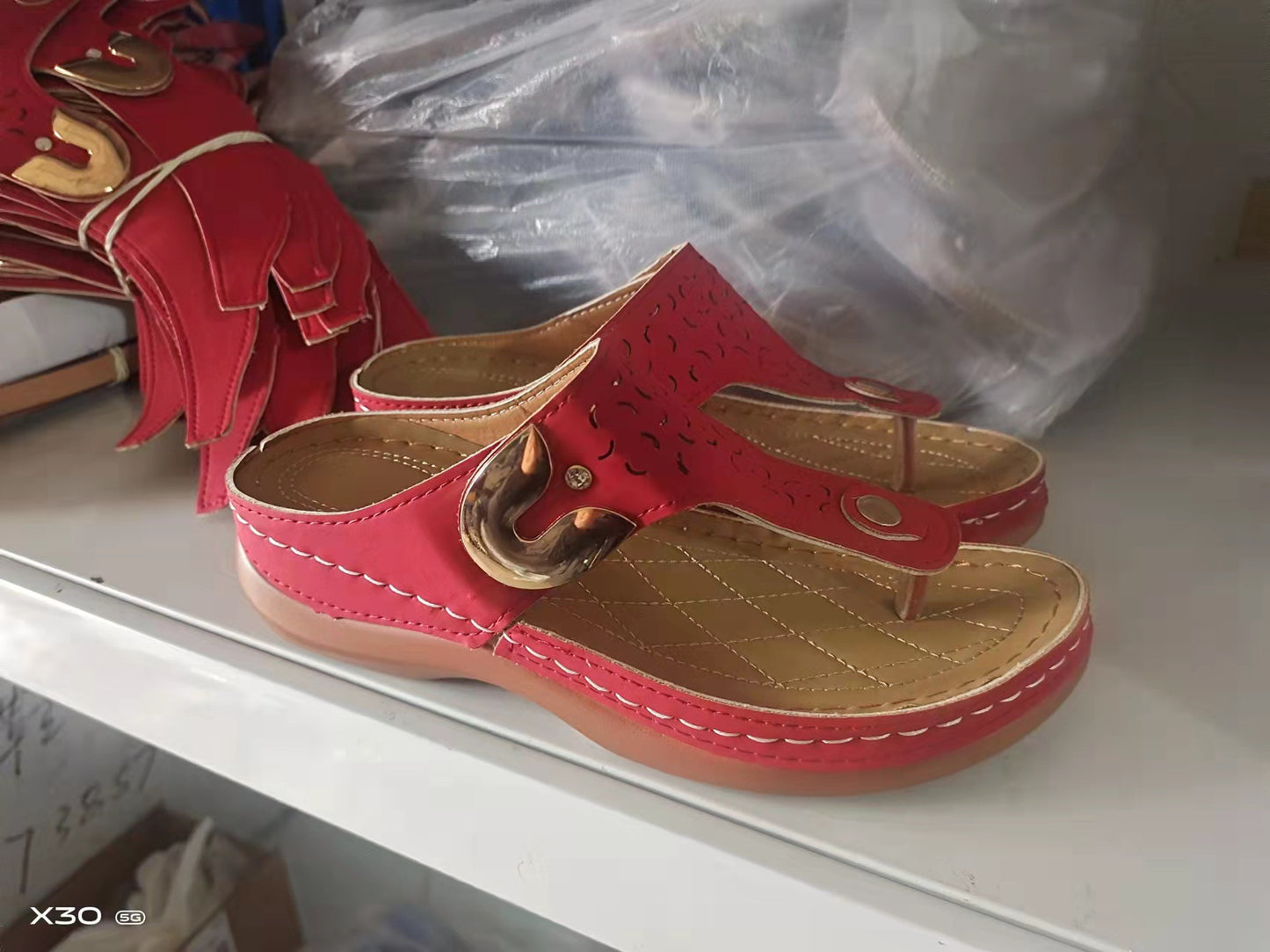 Elegantní Ortopedické Sandály s Unikátním Designem