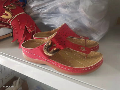 Elegantní Ortopedické Sandály s Unikátním Designem