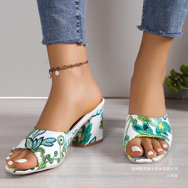 Elegantní Ortopedické Boty s Unikátním Designem