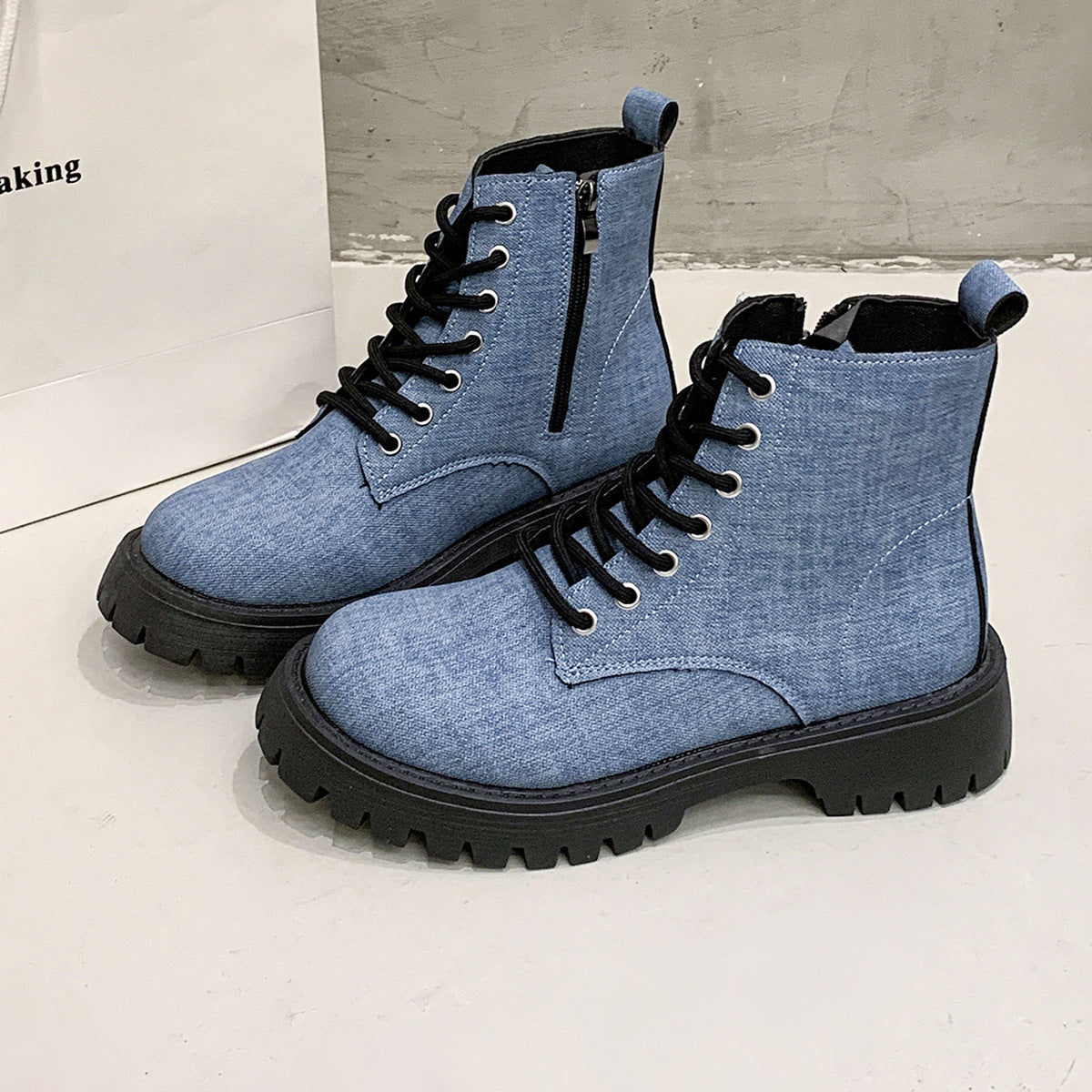 Elegantní Ortopedické Kozačky s Unikátním Designem