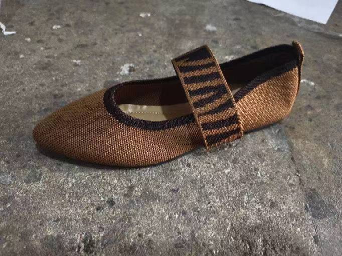 Elegantní Ortopedické Boty s Unikátním Designem