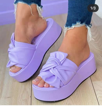 Elegantní Ortopedické Sandály s Unikátním Designem