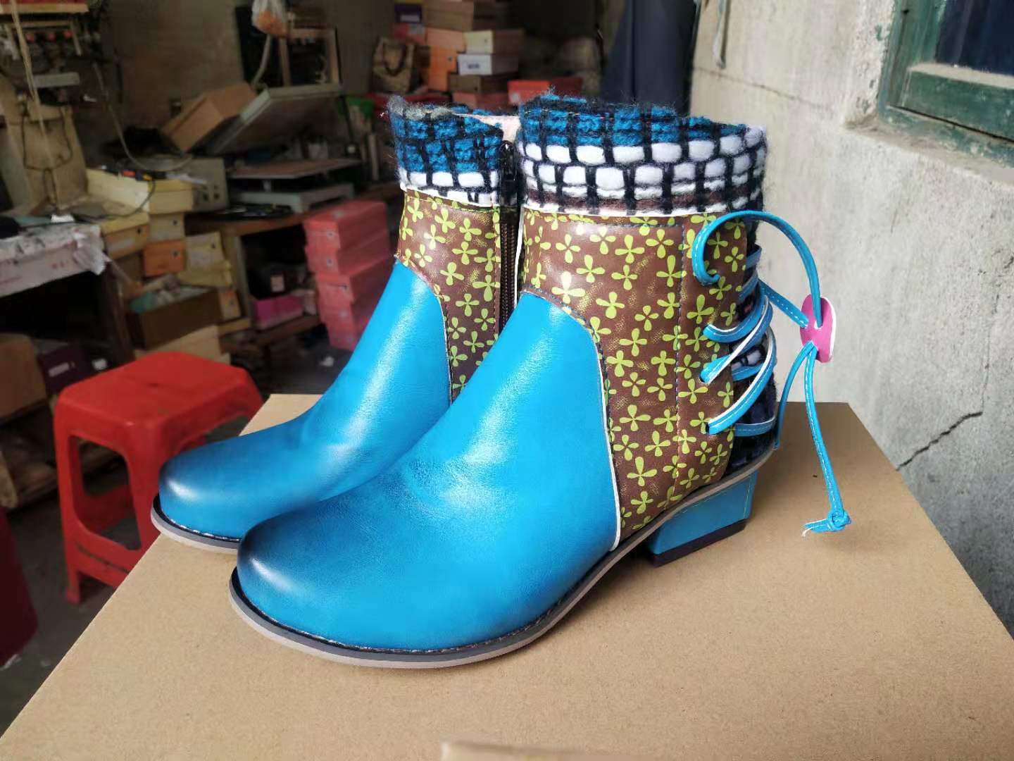 Elegantní Ortopedické Kozačky s Unikátním Designem