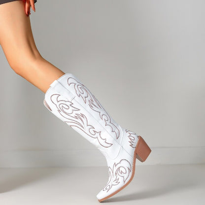Elegantní Ortopedické Kozačky s Unikátním Designem