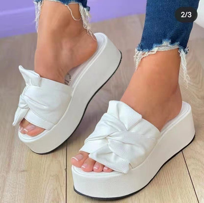Elegantní Ortopedické Sandály s Unikátním Designem