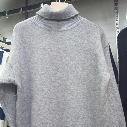 Elegantní a pohodlný Svetr