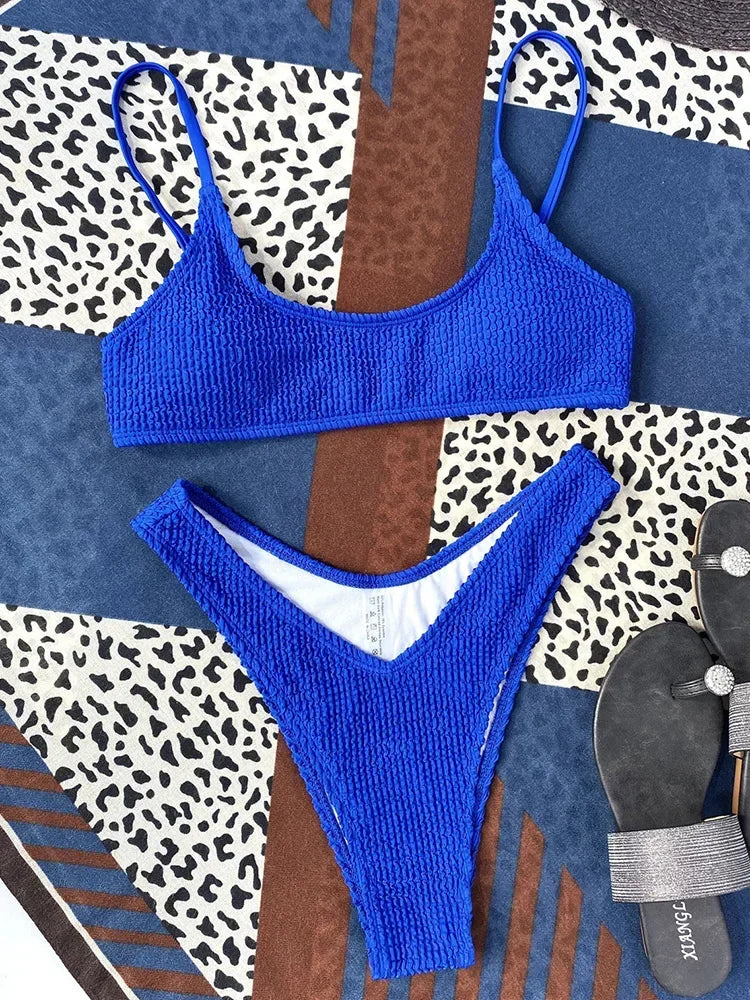 Elegantní a pohodlný Bikiny
