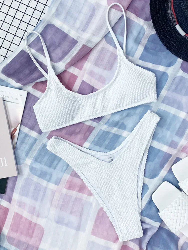 Elegantní a pohodlný Bikiny