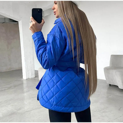 Bunda v nadčasovém vintage stylu