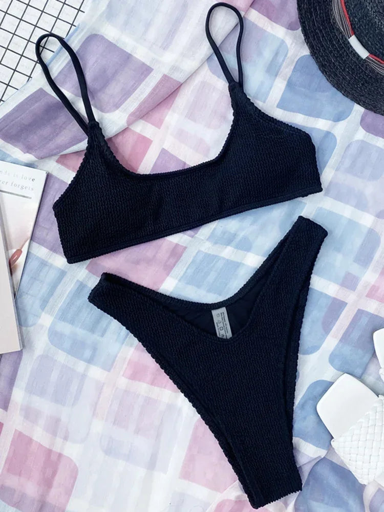 Elegantní a pohodlný Bikiny