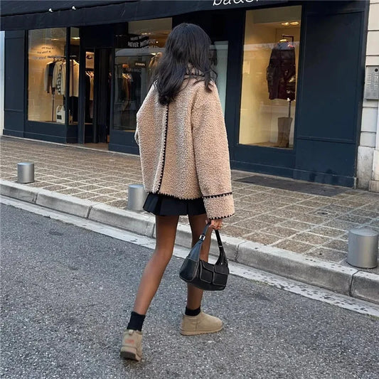 Bunda v nadčasovém vintage stylu