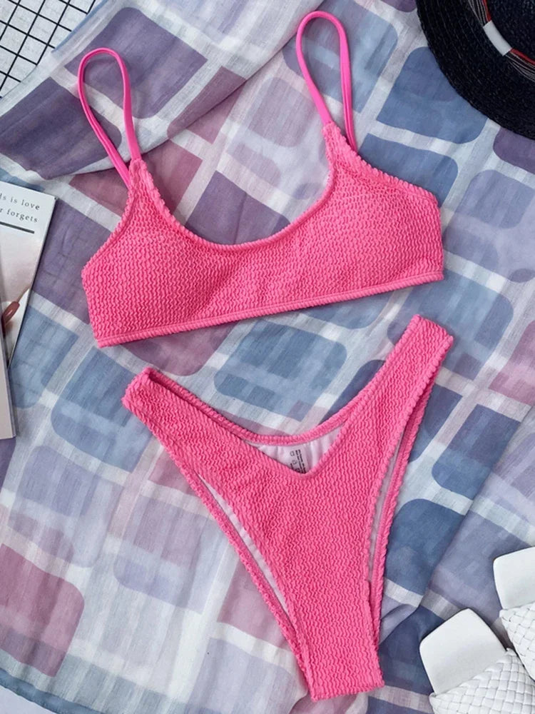 Elegantní a pohodlný Bikiny