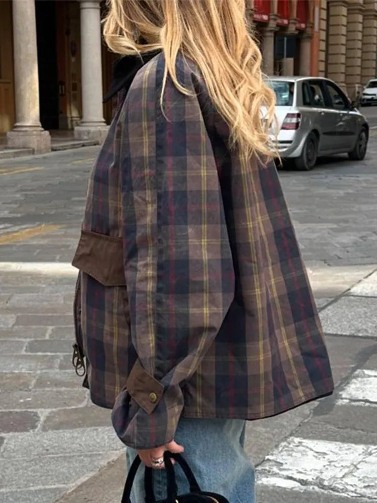 Bunda v nadčasovém vintage stylu