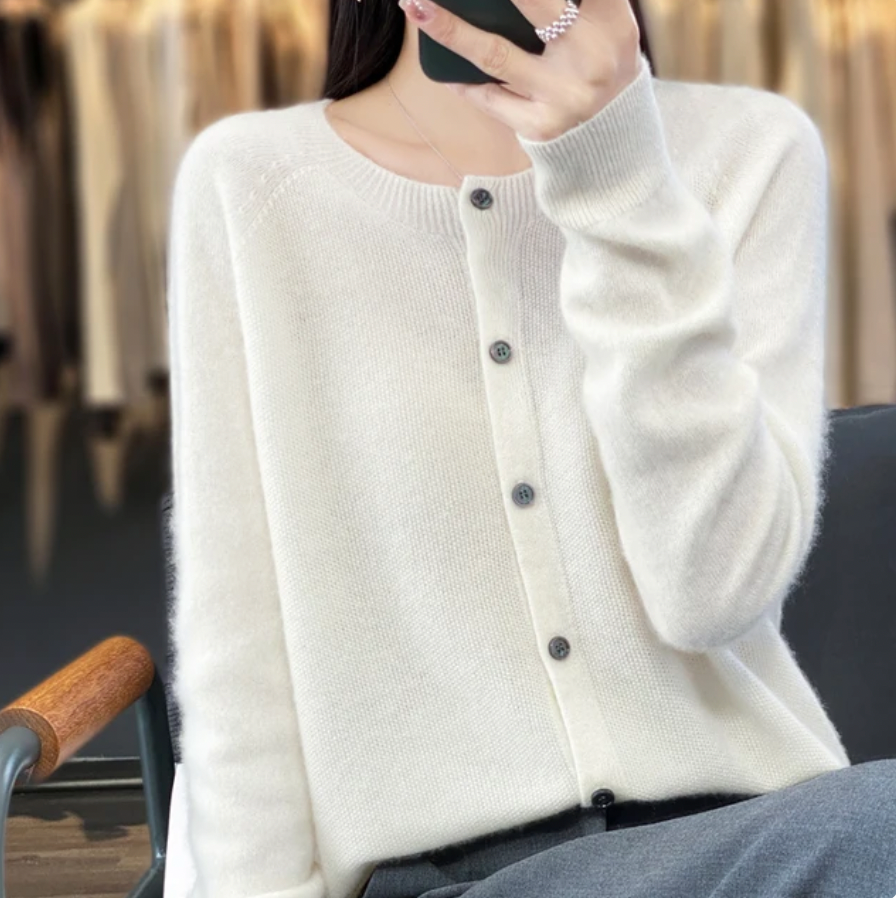 Elegantně navržený Svetr