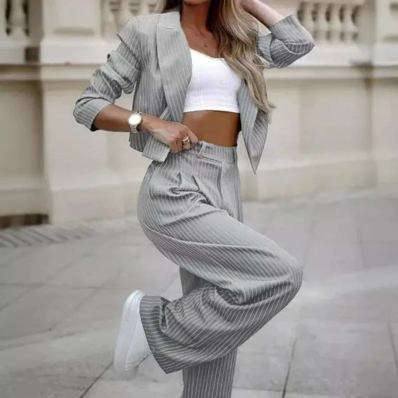 AS | Stylové dámské sako s odpovídajícími kalhotami