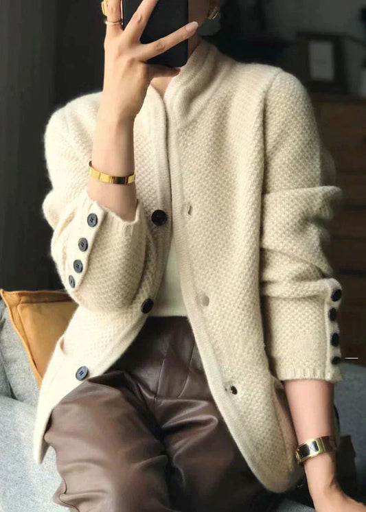 Svetr v nadčasovém vintage stylu