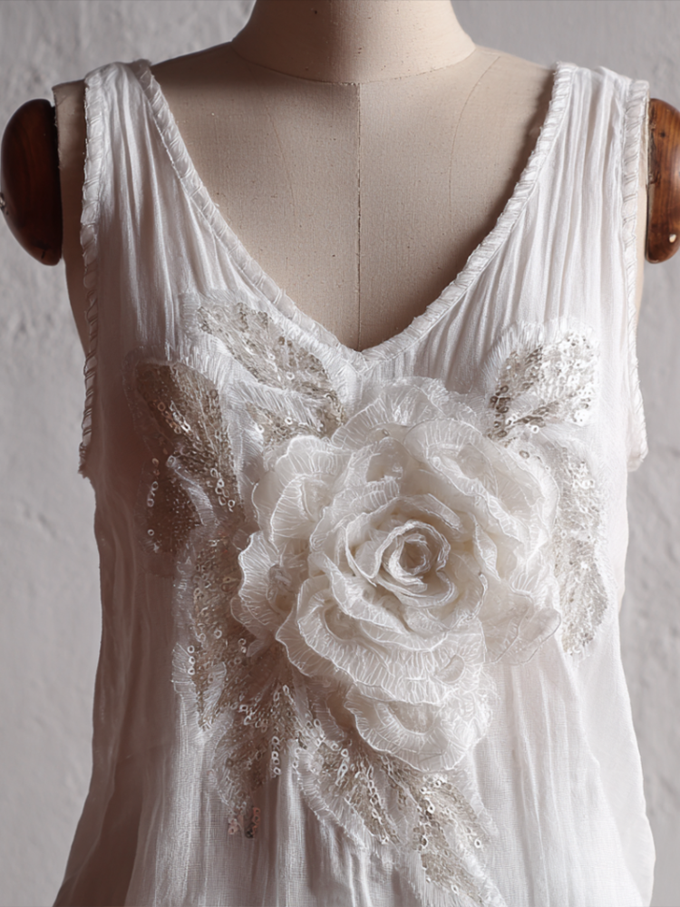 Top v nadčasovém vintage stylu