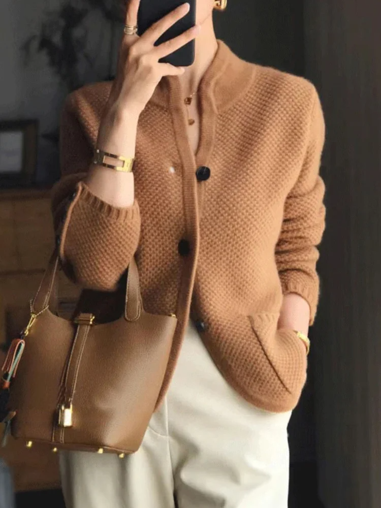 Kabát v nadčasovém vintage stylu