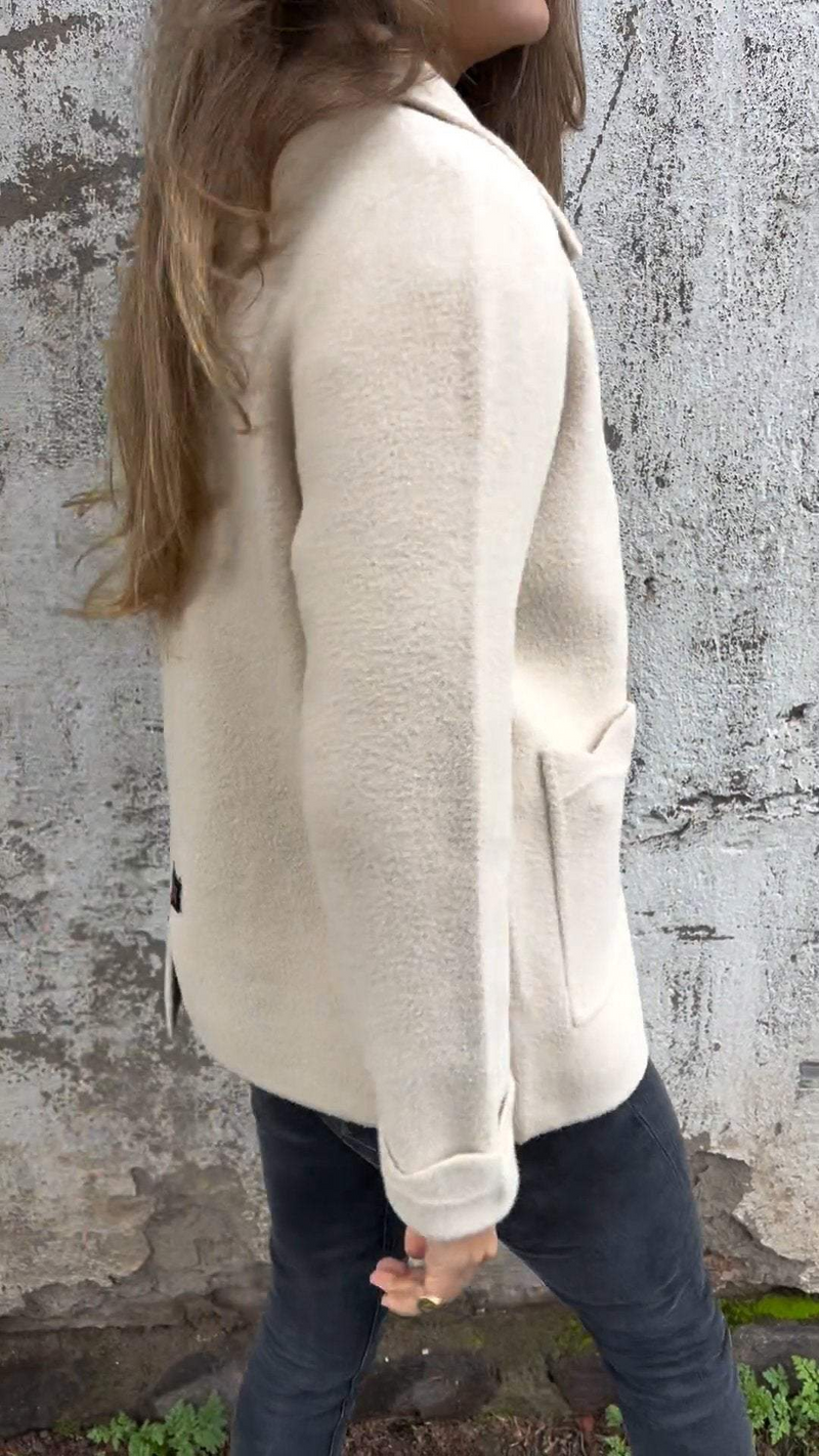 Elegantně navržený Bunda